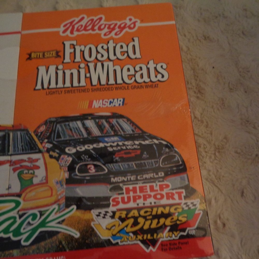 VINTAGE Racing Pack Cereal Set - Picture 9 of 10